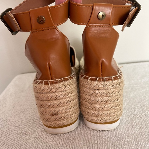 NÁUTICA- Espadrilles In Tan and White with Platform Heel Sandals in Size 7.5 - Picture 6 of 7